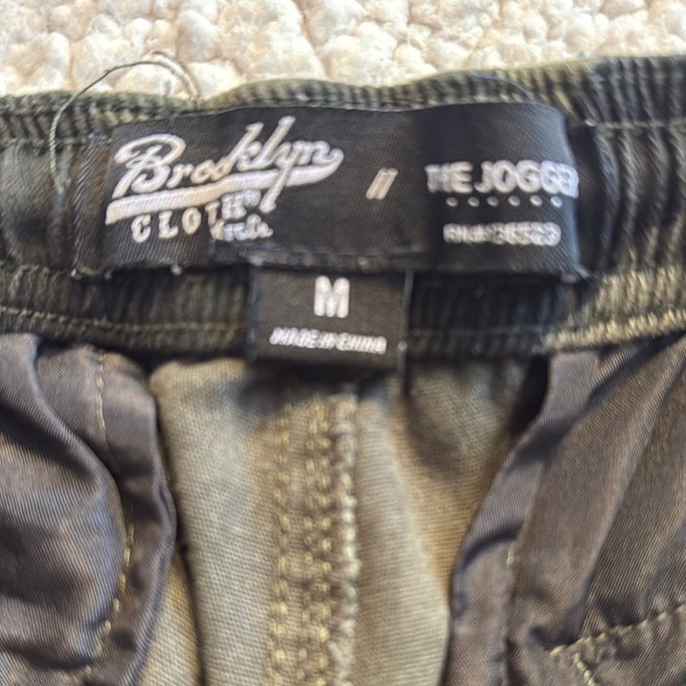 Brooklyn Cloth Green Camouflage Joggers with Tapered Fit - Picture 2 of 3